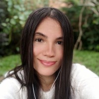 CAROLINE PIRES