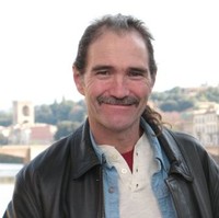 Robert Linen