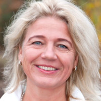 Nina Hofstra