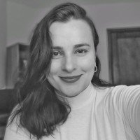 Anielli Mai Poltronieri