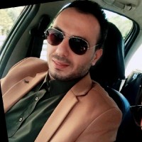 Younes Farhang