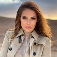 mirela Iuliana strat