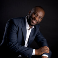 Dr Derek Amoako