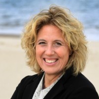Stephanie McClellan
