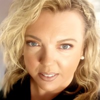 Lesley Yule