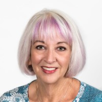 Lynn Daves