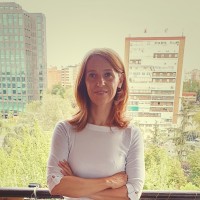 E. Debóra Hanson