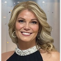 Holly Maxson