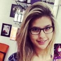 Carolinne Ferraz
