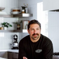 Eli Hariton