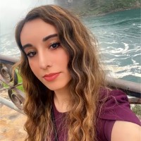 Mariam Hakimi, Ches