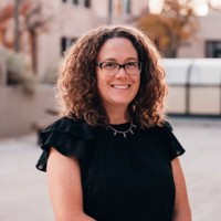 Amy Ewing, Pg