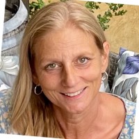 Lynette Loone