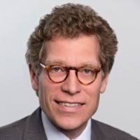 Dr. Egerer Roland