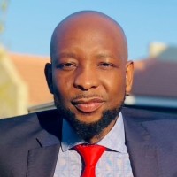 Dr Emmanuel Fundisi