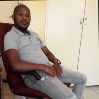 Dr Mthunzi Mndela