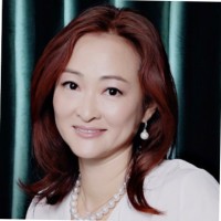 Julia Lee