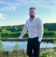 Максим Большаков