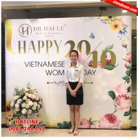 Quang Standee