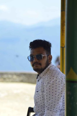 Akhil Aks