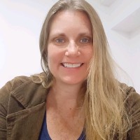 Elaine Dias