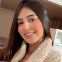 Vitória Caroline