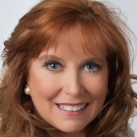 Tracey Lear