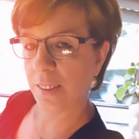 Elke Jonas
