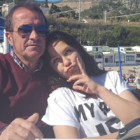 Víctor Bernabéu mira