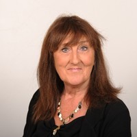 Sandra Holmes