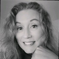 Linda M. Hale-Stuivenvolt