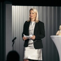 Dr. Julia Heindel