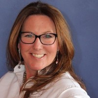 Donna E. Hollinshead