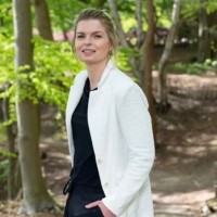 Suzanne Van De Glind
