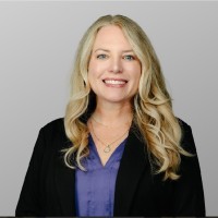 Julia Bailey, Cmp