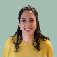 Dr. Andrea Calderón