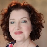 Jennifer Holmes