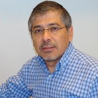 Roberto Henríquez V.
