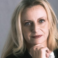 Michelle Comrie