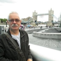 Les Howard