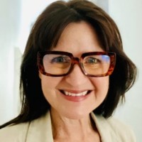 Helen Elliott