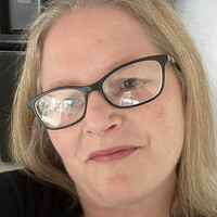 Angela Simons