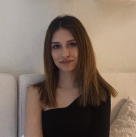 Çi̇ğdem Ay