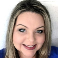 Cindy Hahn, Cia