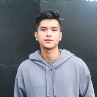 Alex L.