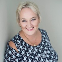 Lorraine Van Veen