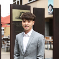 Andrew Cheng, Cfa
