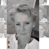 Esther Dellebeke