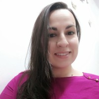 Aline Feola de Carvalho