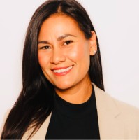 Karen Hernandez, Ches